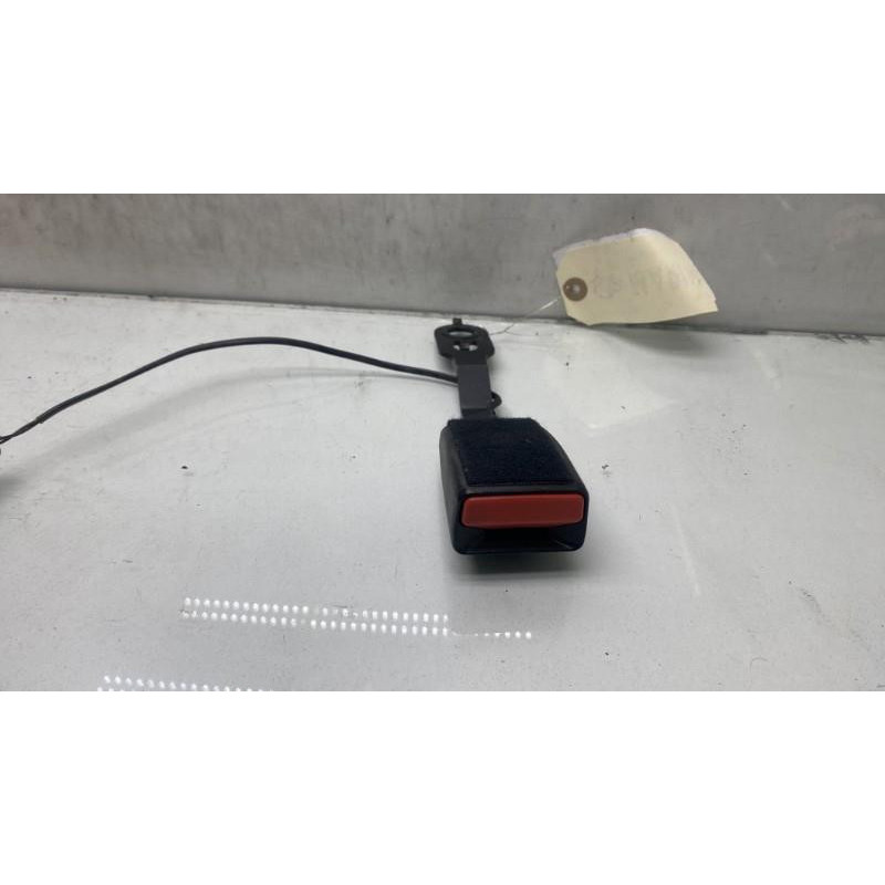 Attache ceinture avant gauche PEUGEOT 208 1 Photo n°3