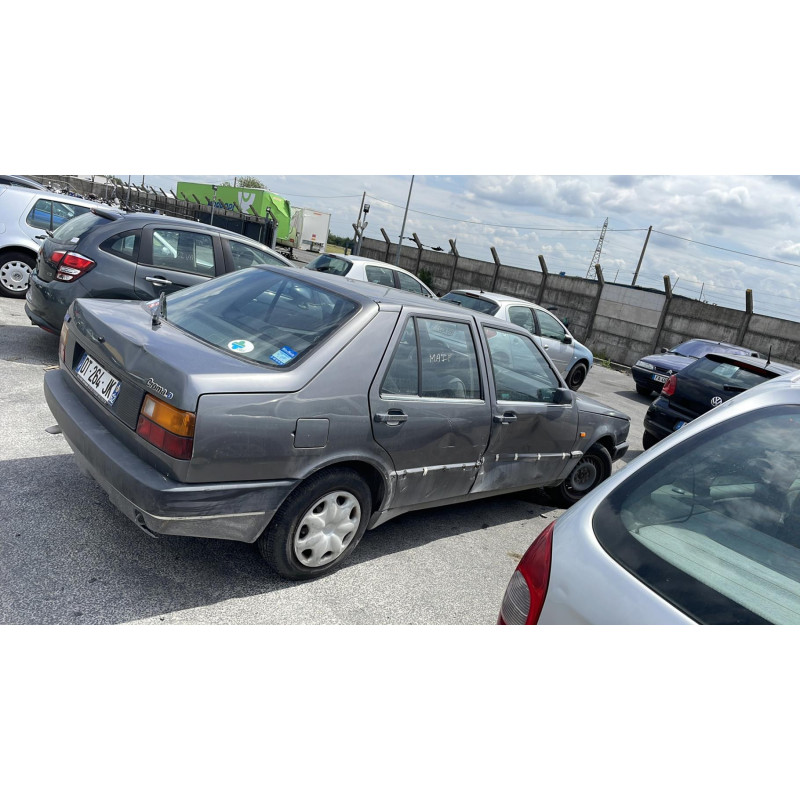 Feu arriere principal gauche (feux) FIAT CROMA 1 Photo n°9