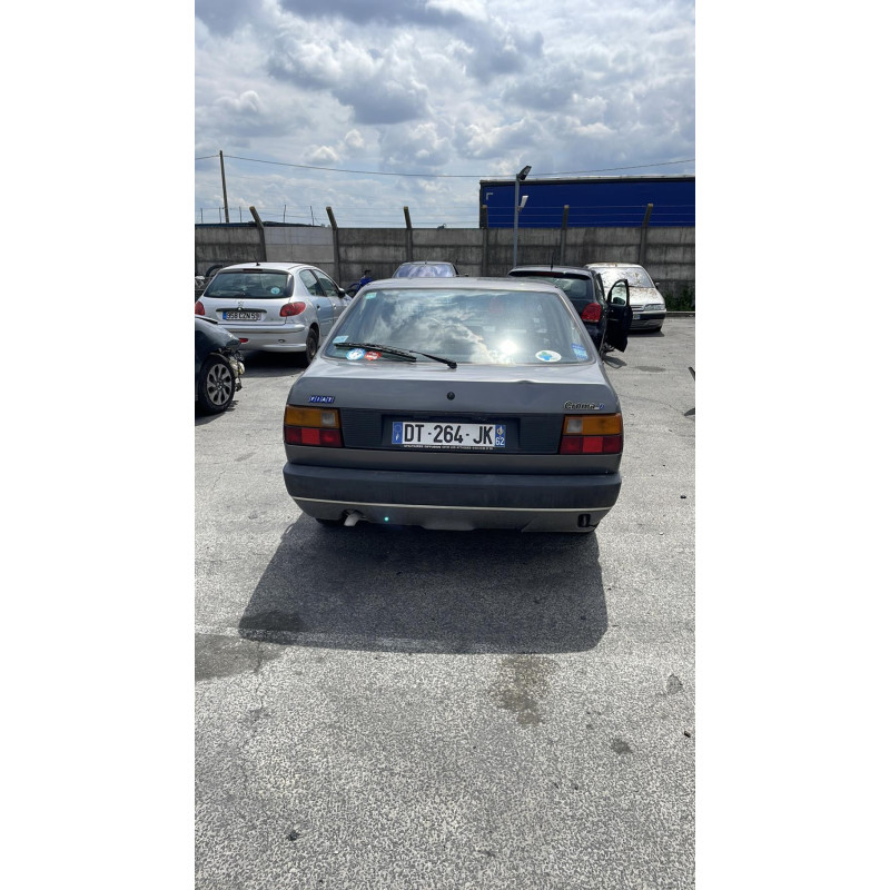 Feu arriere principal gauche (feux) FIAT CROMA 1 Photo n°12