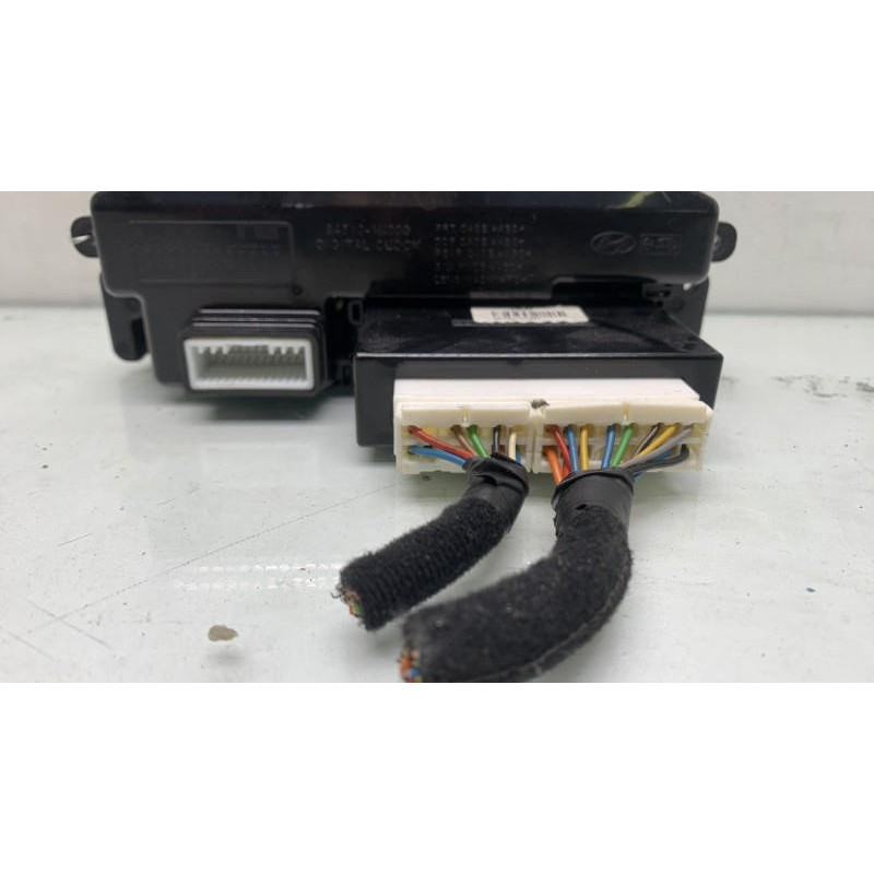 Bouton de warning HYUNDAI IX 20 Photo n°4