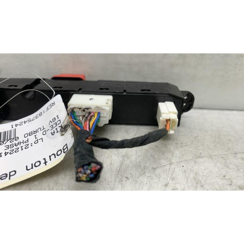 Bouton de warning KIA CEE-D 1 Photo n°4