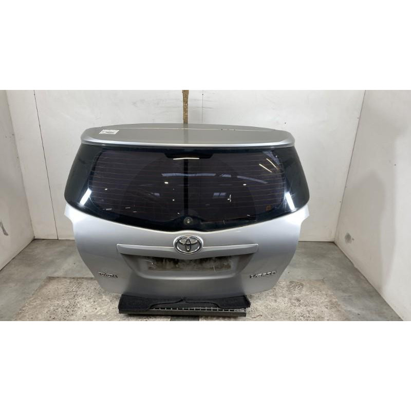 Malle/Hayon arriere TOYOTA VERSO Photo n°8