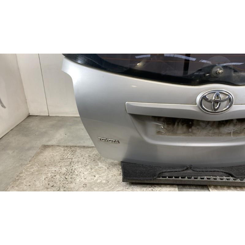 Malle/Hayon arriere TOYOTA VERSO Photo n°11