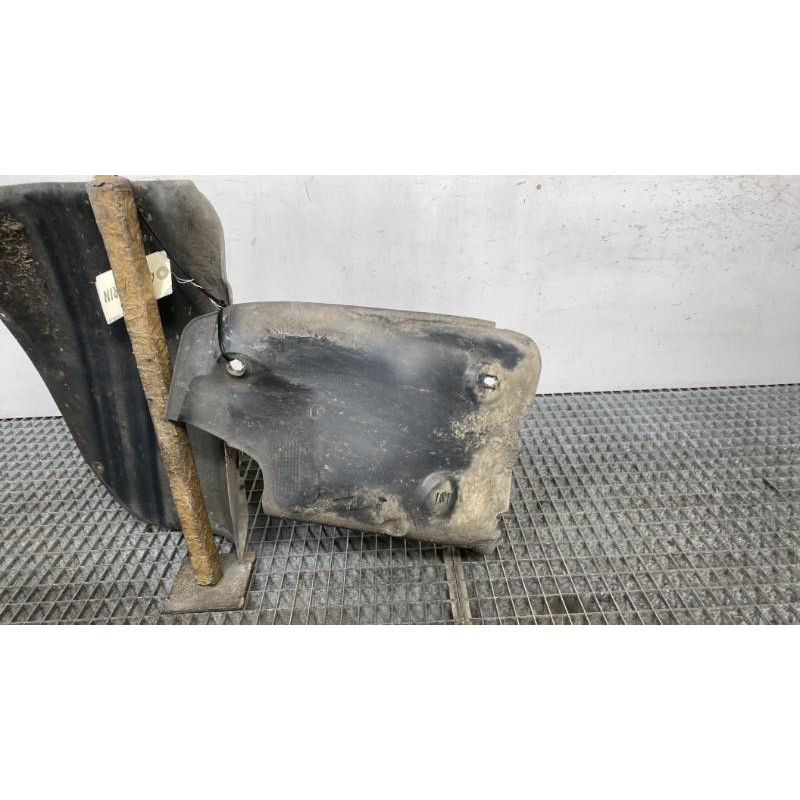 Pare boue arriere droit RENAULT MEGANE 2 Photo n°3