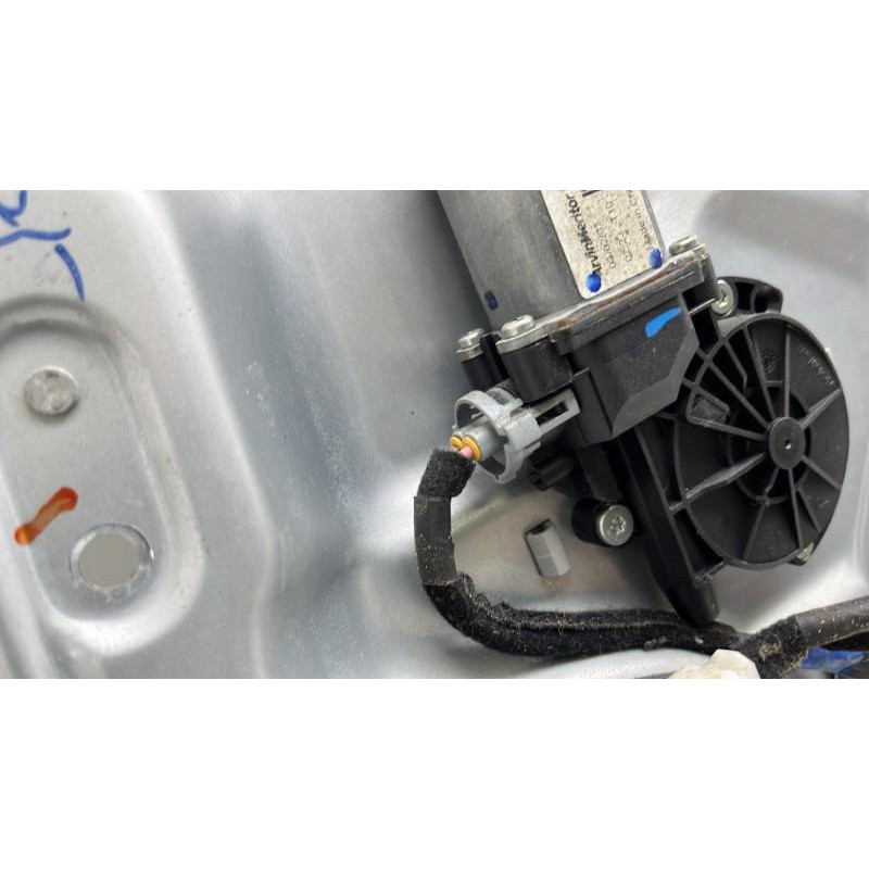 Leve vitre electrique arriere droit HYUNDAI SANTA FE 2 Photo n°3