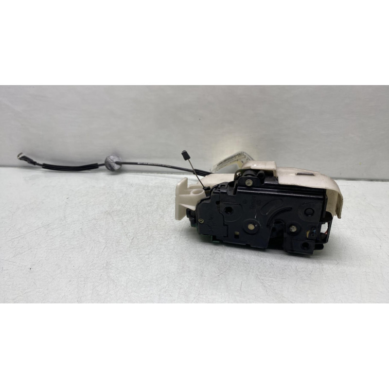 Serrure avant droit VOLKSWAGEN PASSAT 4 Photo n°3