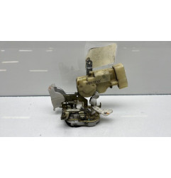 Serrure avant droit TOYOTA YARIS 1