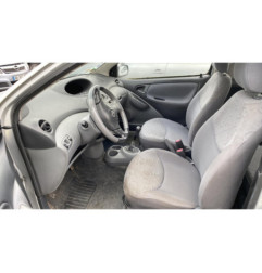 Serrure avant droit TOYOTA YARIS 1