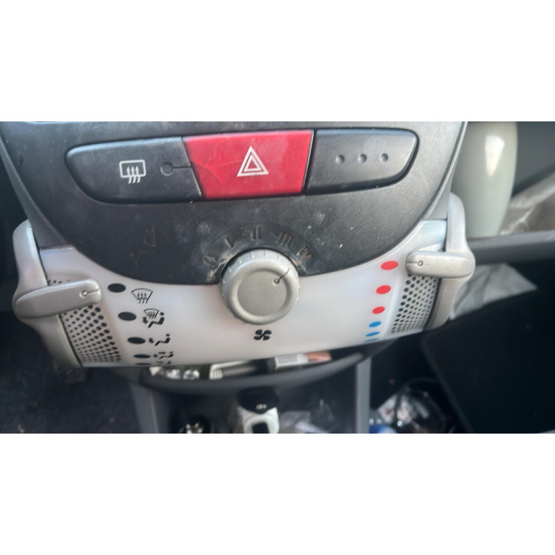 Calculateur moteur PEUGEOT 107 Photo n°14