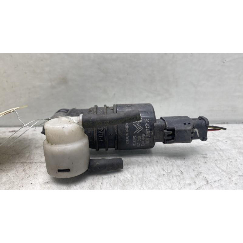 Pompe lave glace arriere CITROEN C5 2 Photo n°1