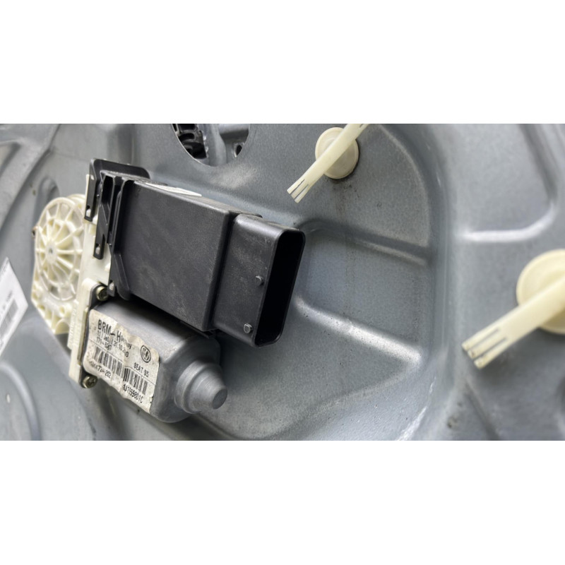 Leve vitre electrique avant gauche SEAT TOLEDO 2 Photo n°4