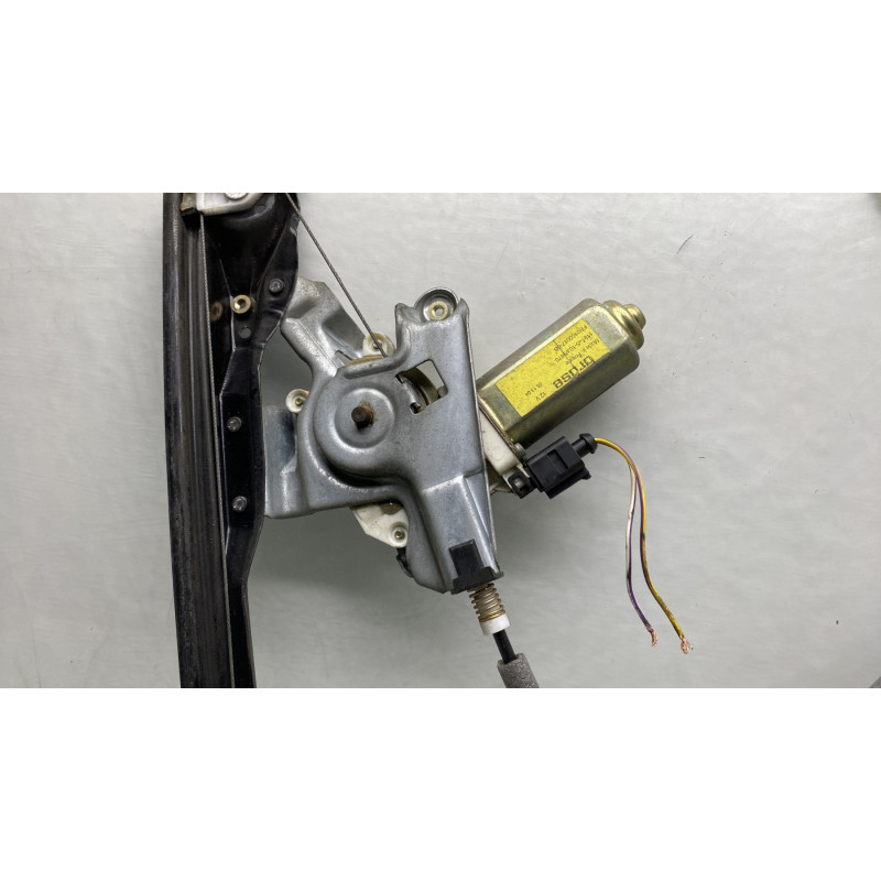 Leve vitre electrique avant droit FORD FOCUS 1 Photo n°8