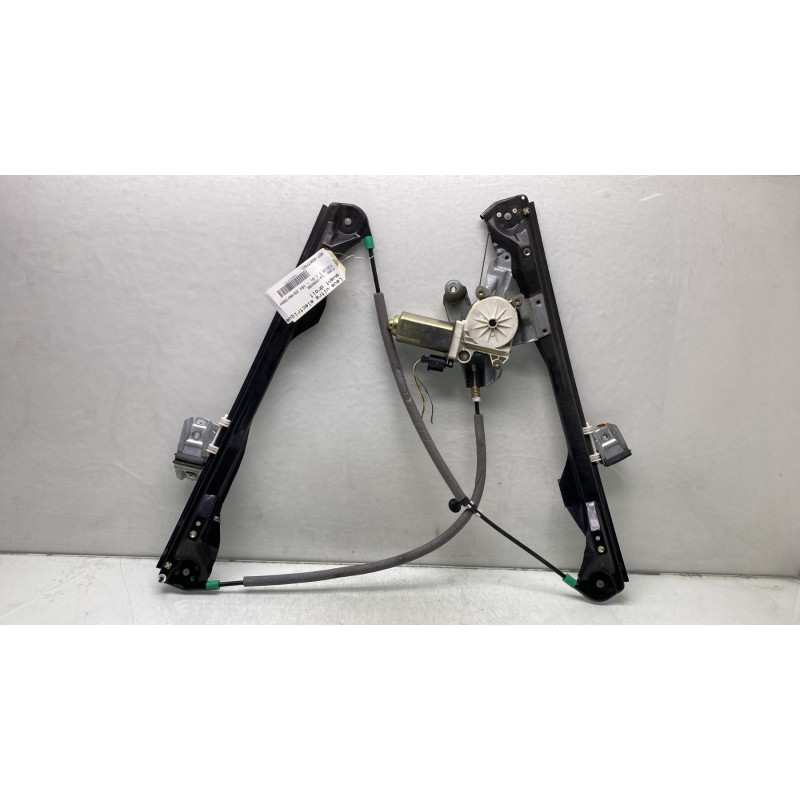 Leve vitre electrique avant droit FORD FOCUS 1 Photo n°9