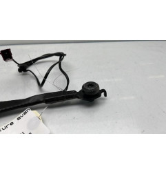 Attache ceinture avant gauche FORD FIESTA 6