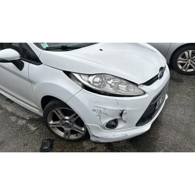 Attache ceinture avant gauche FORD FIESTA 6 Photo n°10