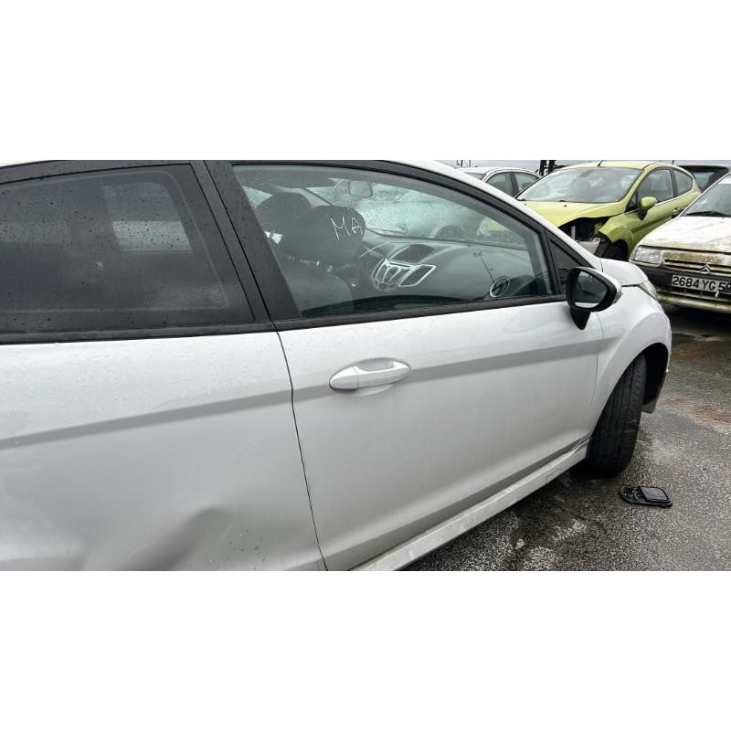 Attache ceinture avant gauche FORD FIESTA 6 Photo n°13