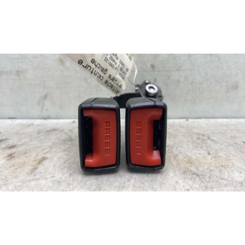 Attache ceinture arriere gauche SKODA SUPERB 2 Photo n°3