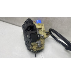 Serrure avant droit VOLKSWAGEN POLO 4