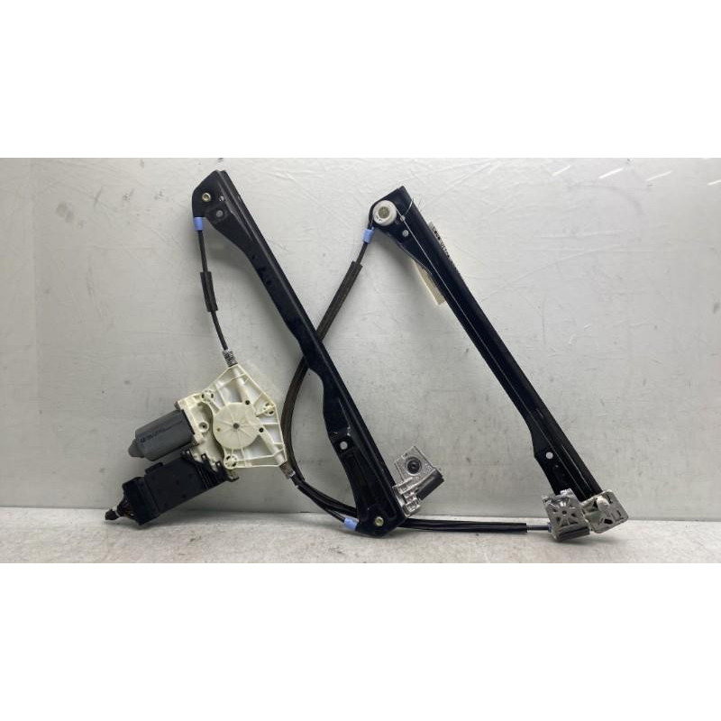 Leve vitre electrique avant droit VOLKSWAGEN BORA Photo n°3