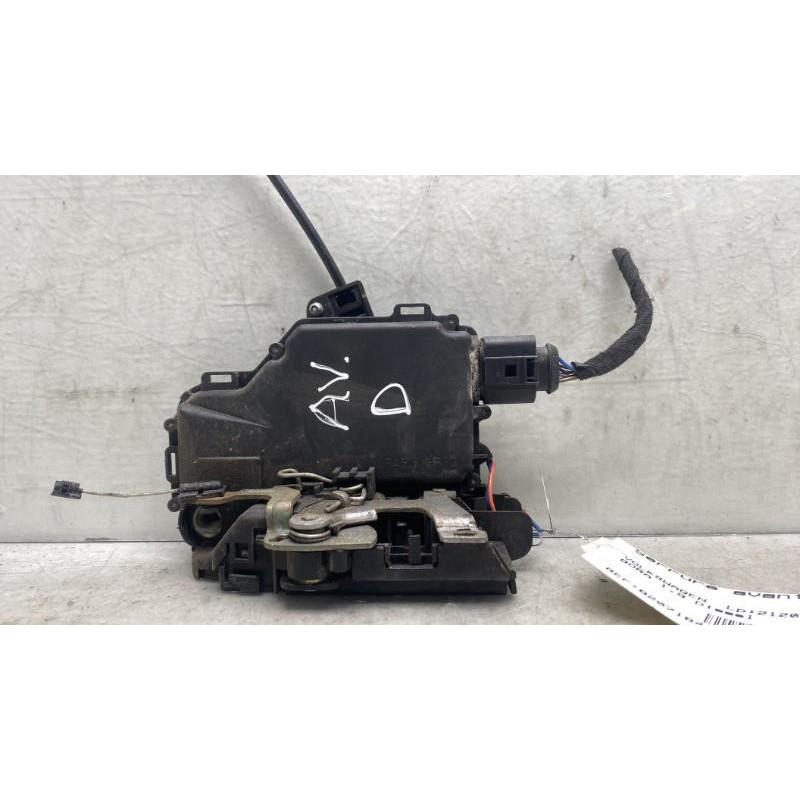 Serrure avant droit VOLKSWAGEN BORA Photo n°4