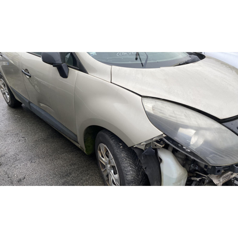 Feu arriere secondaire droit (feux) RENAULT SCENIC 3 Photo n°10