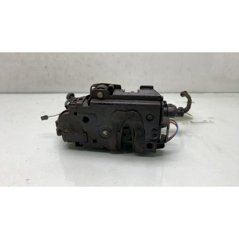 Serrure avant droit VOLKSWAGEN POLO 4 Photo n°3