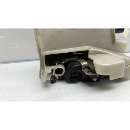 Serrure avant droit VOLKSWAGEN POLO 4