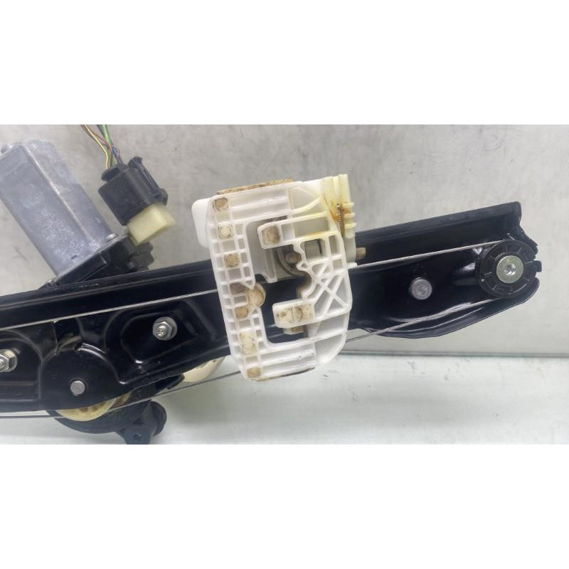 Leve vitre electrique arriere gauche BMW SERIE 1 F20 Photo n°5
