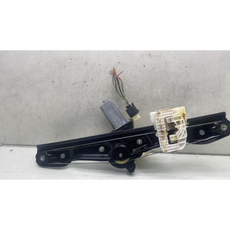 Leve vitre electrique arriere gauche BMW SERIE 1 F20 Photo n°6