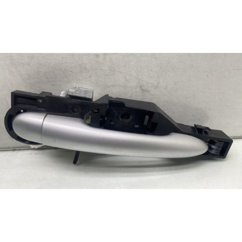 Poignee porte arriere gauche RENAULT LAGUNA 3 Photo n°2