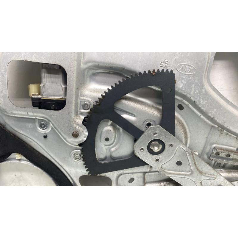 Leve vitre electrique avant gauche KIA SPORTAGE 2 Photo n°9