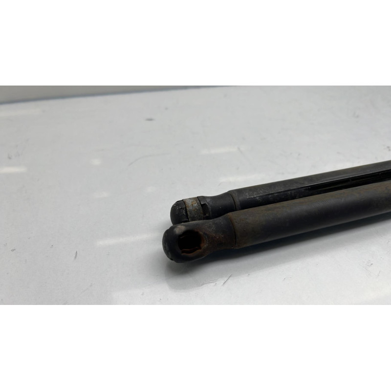 Verin de coffre FORD C-MAX 1 Photo n°4