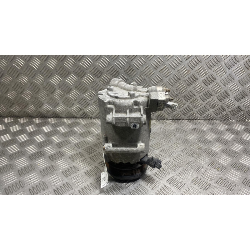 Compresseur clim FORD FIESTA 6 Photo n°2