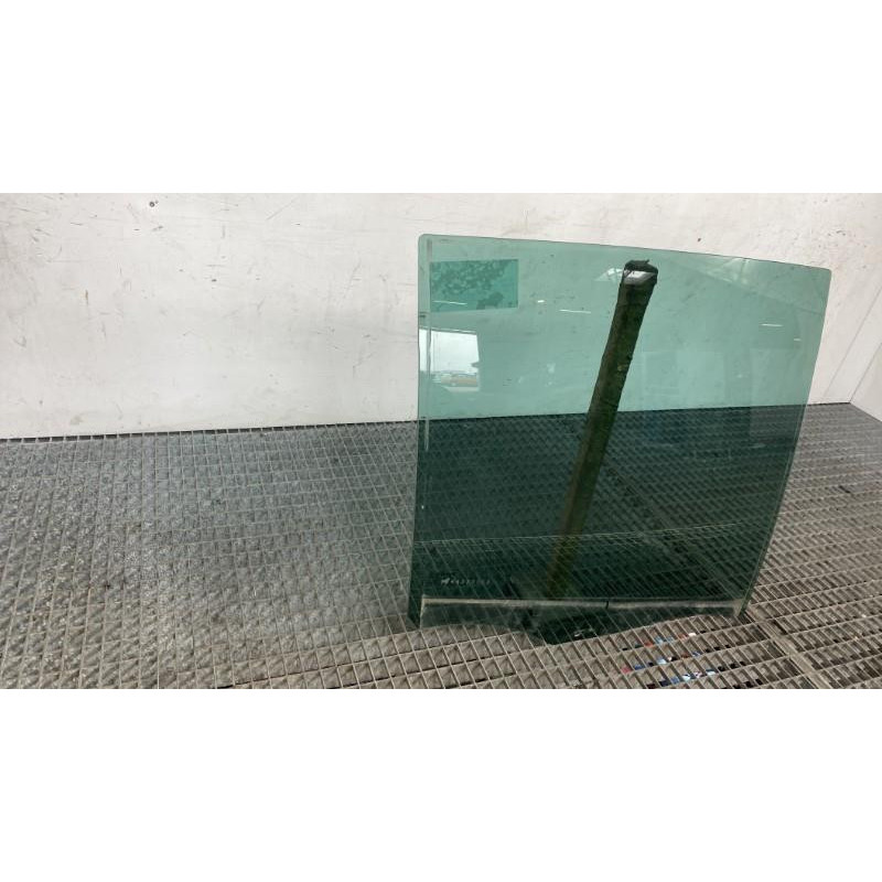 Vitre arriere droit RENAULT GRAND MODUS Photo n°2