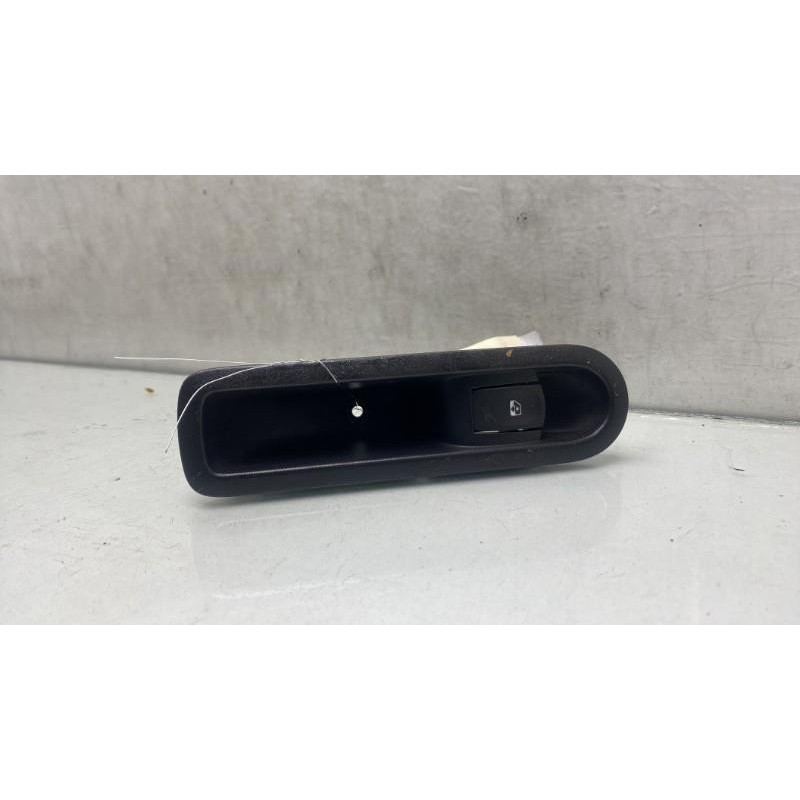 Interrupteur de leve vitre arriere droit RENAULT GRAND MODUS Photo n°3