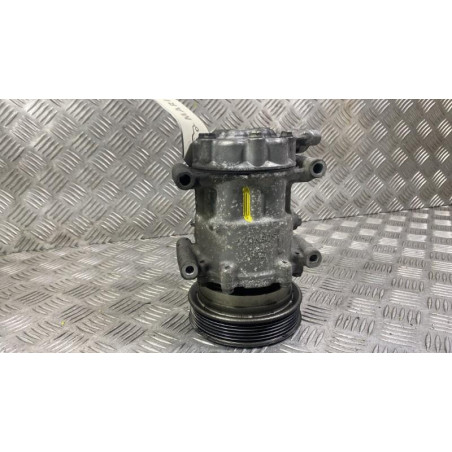 Compresseur clim RENAULT GRAND MODUS Photo n°1