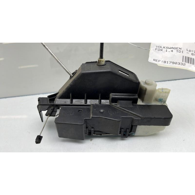 Serrure avant droit VOLKSWAGEN FOX Photo n°4