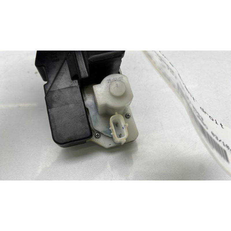 Serrure avant droit VOLKSWAGEN FOX Photo n°5