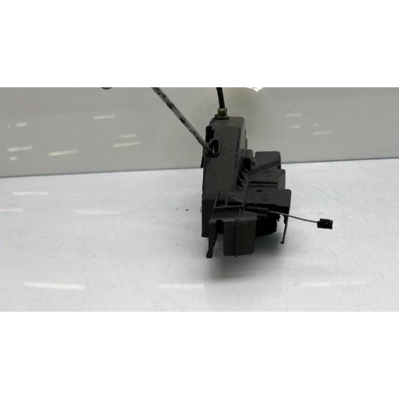 Serrure avant droit VOLKSWAGEN FOX Photo n°8