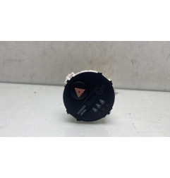 Bouton de warning TOYOTA YARIS 3 Photo n°1