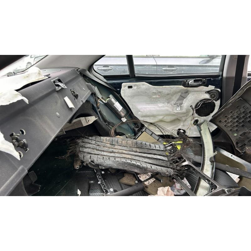 Pare boue avant gauche PEUGEOT 607 Photo n°5