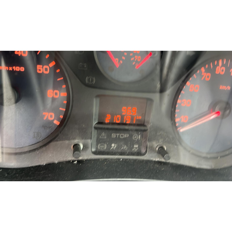 Pare boue arriere droit PEUGEOT PARTNER 2 Photo n°5
