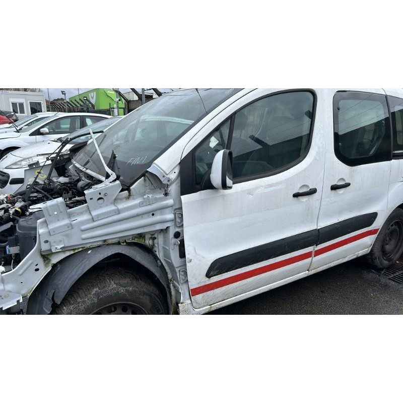 Pare boue arriere droit PEUGEOT PARTNER 2 Photo n°6