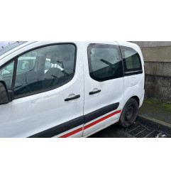 Pare boue arriere droit PEUGEOT PARTNER 2