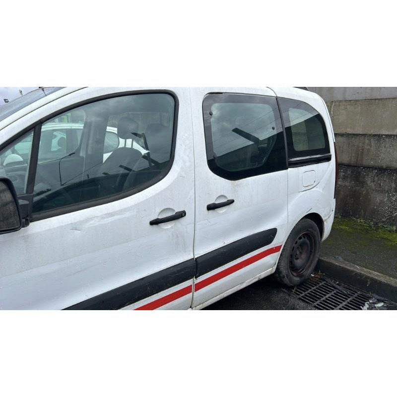 Pare boue arriere droit PEUGEOT PARTNER 2 Photo n°10