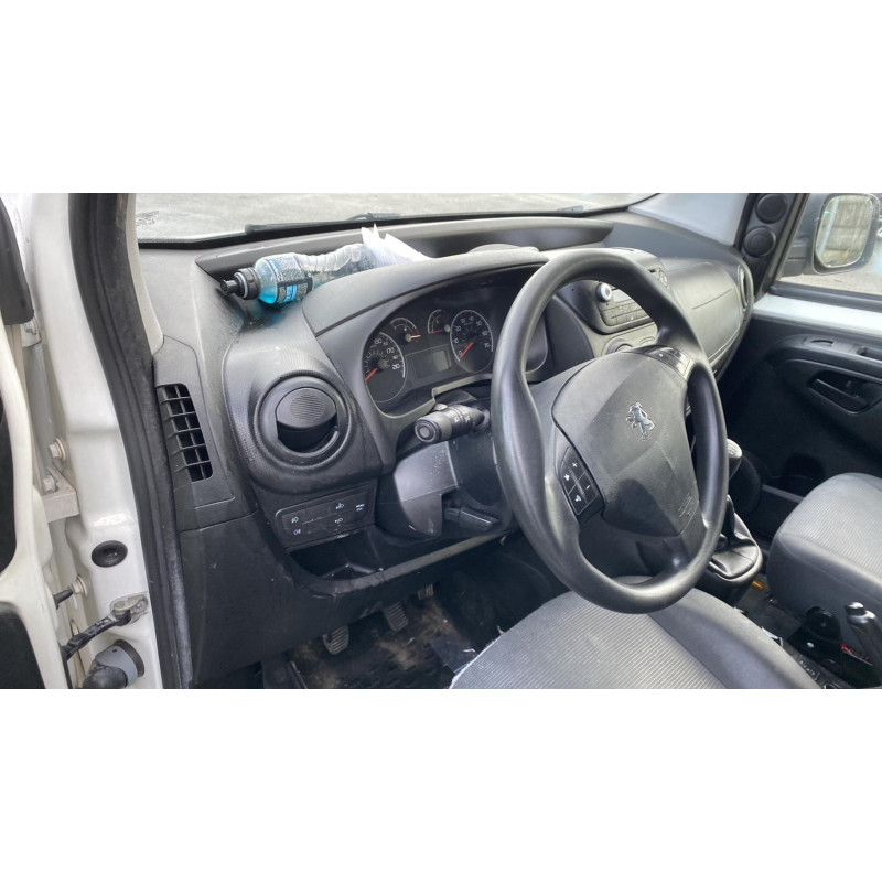 Capot PEUGEOT BIPPER Photo n°17