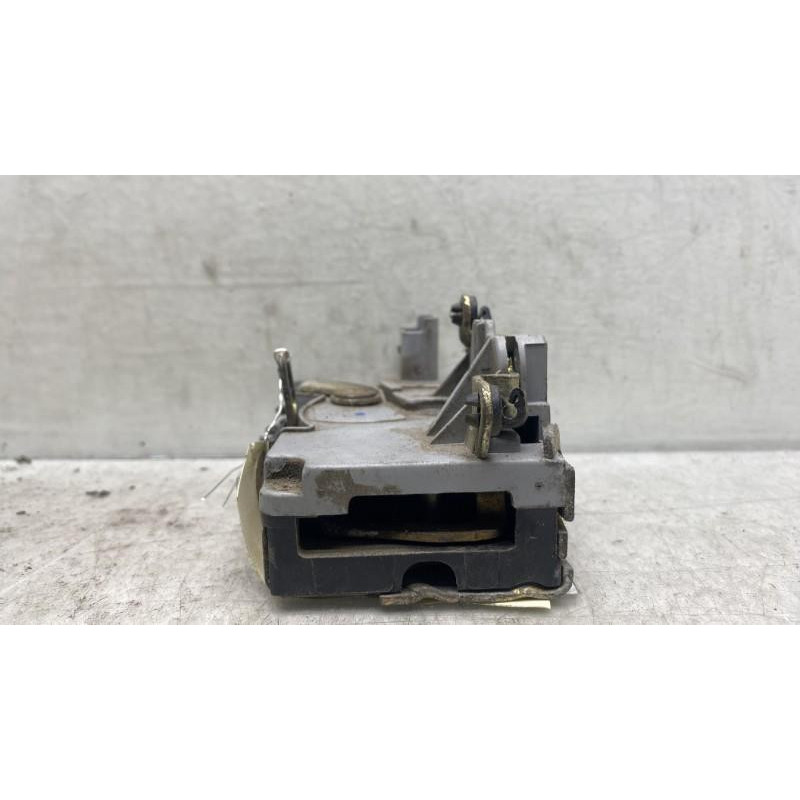 Serrure avant droit PEUGEOT 206 Photo n°4