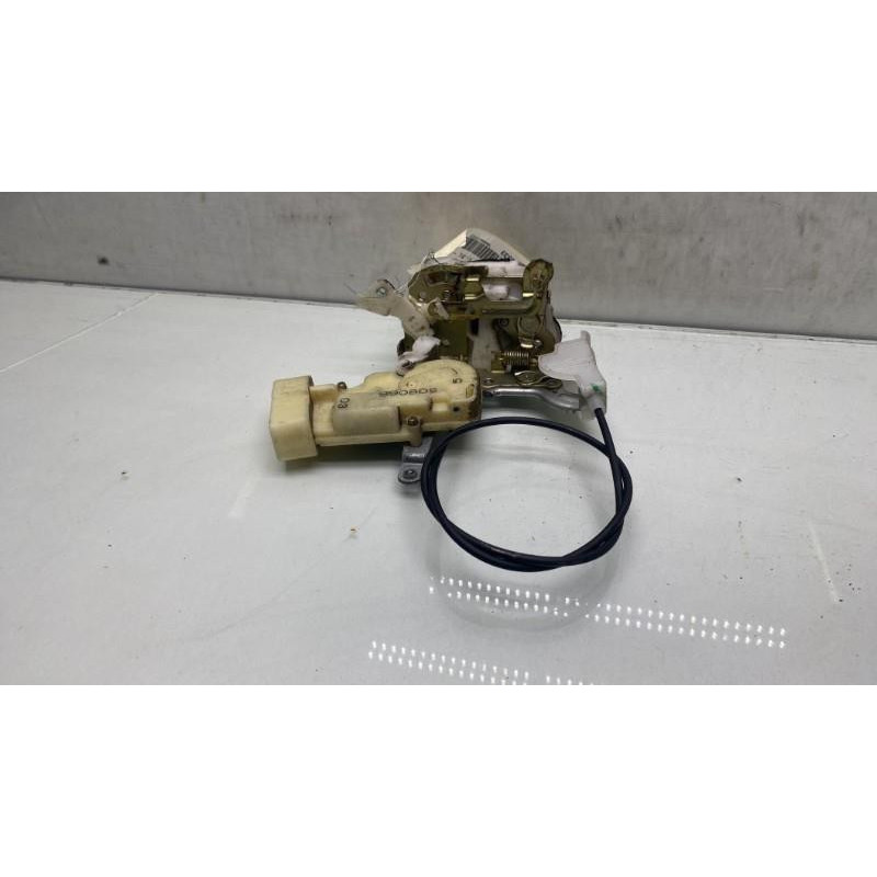 Serrure avant droit TOYOTA YARIS 1 Photo n°3