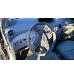 Serrure avant droit TOYOTA YARIS 1
