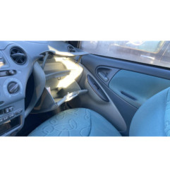 Serrure avant droit TOYOTA YARIS 1